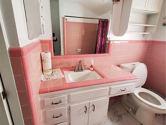 3rd image of 4925 Briarwood Ln