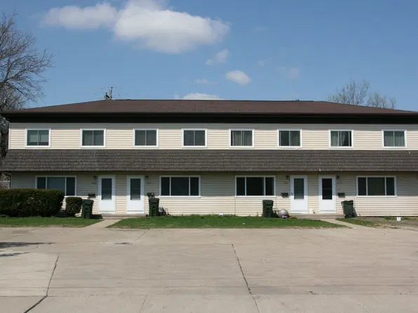 Royal Dr 2419-2425, 2419-2425 Royal Dr, Cedar Falls, IA 50613