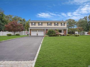 26 Ron Ct, Commack, NY 11725