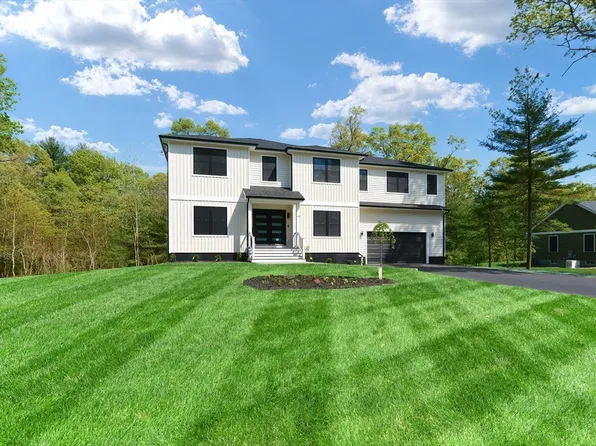 63 School St, Plainville, MA 02762