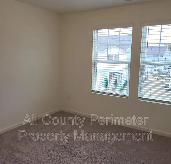 314 Penn Station Way — Photo 10