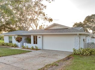 1434 Burning Tree Rd, Tarpon Springs, FL 34689
