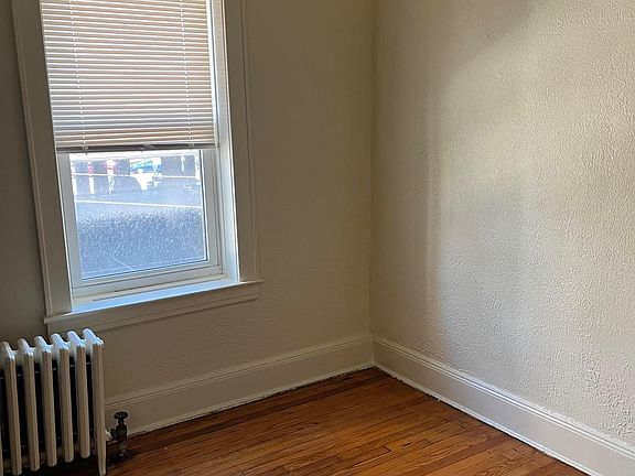 5th image of 41 Atlantic Ave APT 2