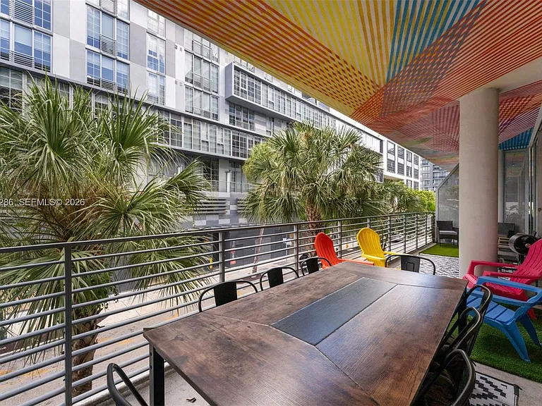 250 NW 24th St #2B — Photo 15