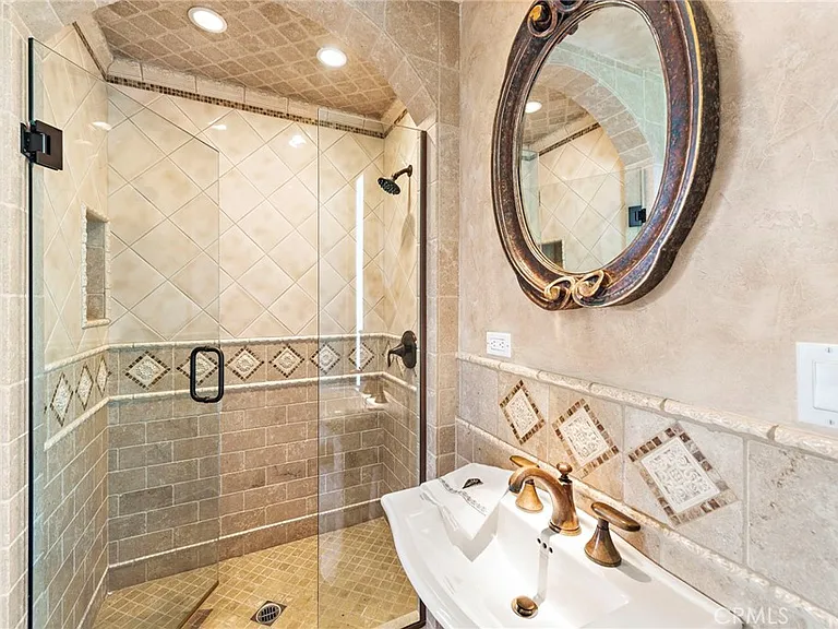 1280 Morningside Dr — Photo 47
