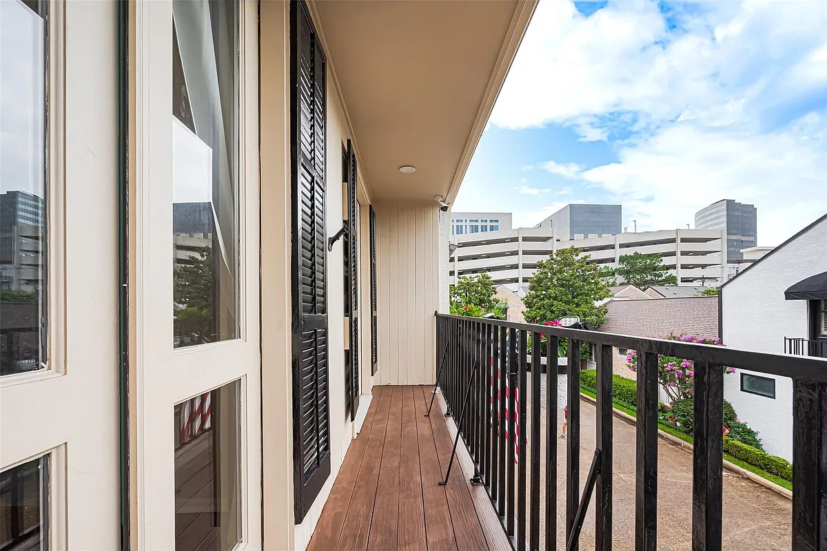 Building Photo - 3 River Hollow Ln