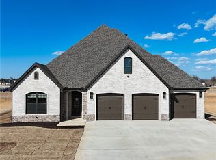 6534 Courtland Ave, Springdale, AR 72762