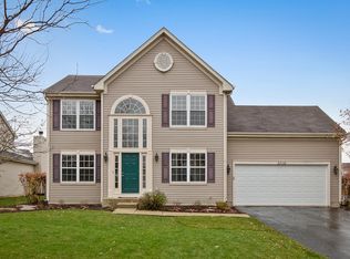 3703 Edgebrook Ct, Aurora, IL