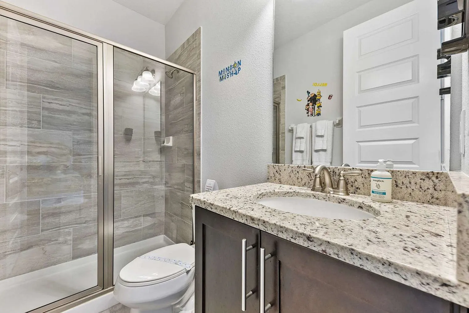 5 bed, 5.0 bath, 2561 sqft, $8,229 — Photo 4