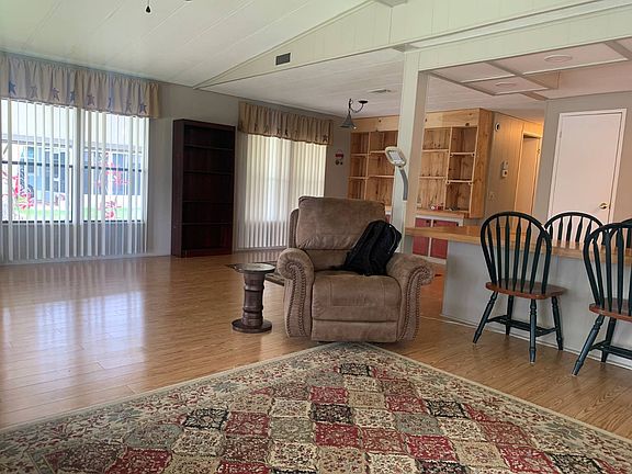 3rd image of 101 Bearwoods Ave #101
