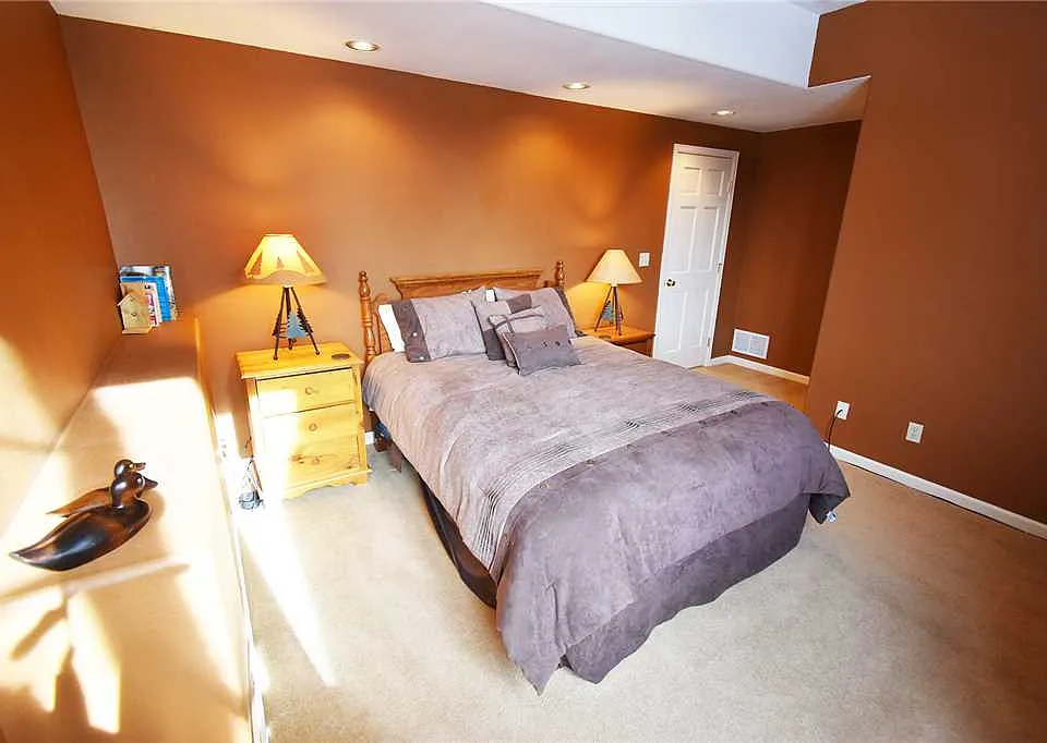 54 Ensign Dr
