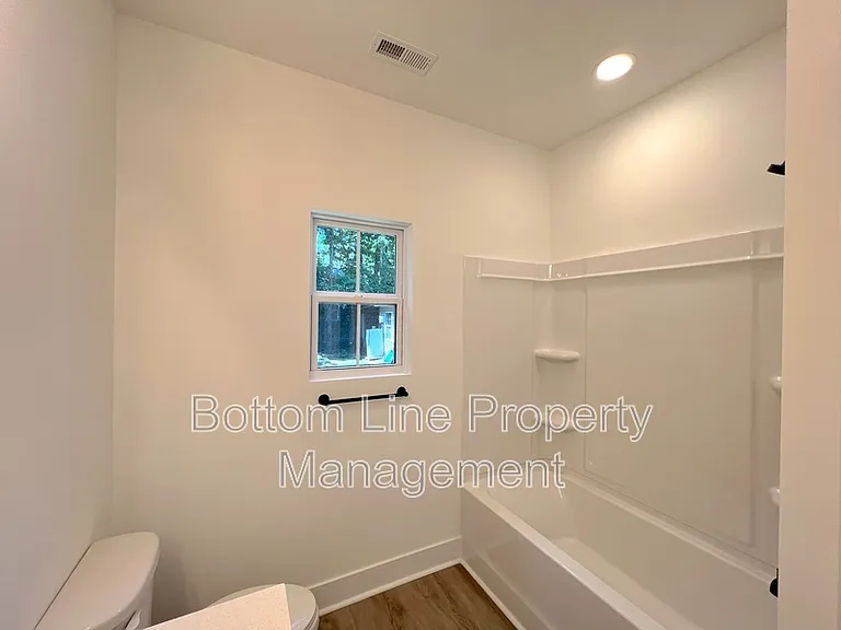 427 Mint St — Photo 12