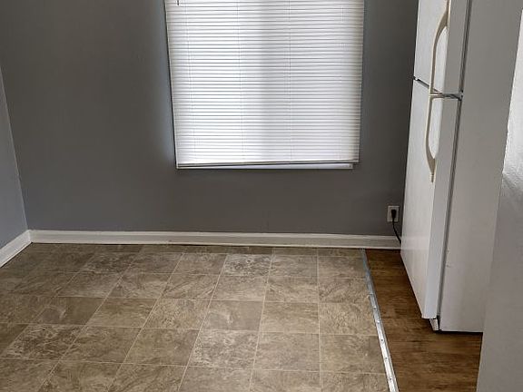 4th image of 4206 E 33rd St #1