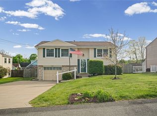 213 Winslow Dr, Oakdale, PA 15071