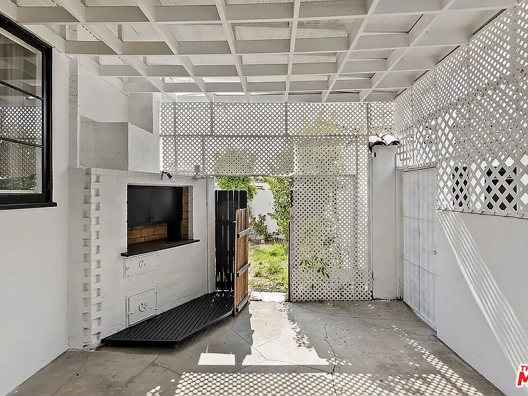 1844 S Wooster St — Photo 36