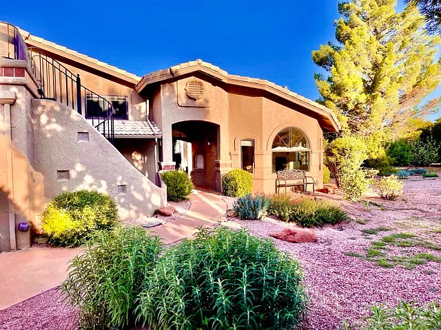 77 Cougar Dr