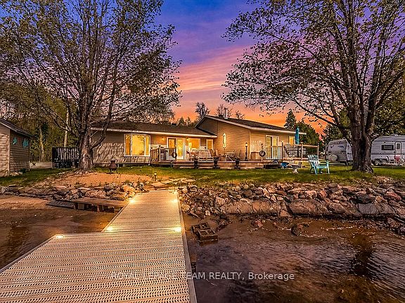 2nd image of 437 Island View Dr