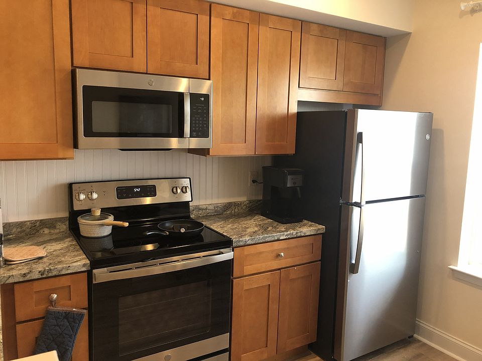 1st image of 180 Penn St #2