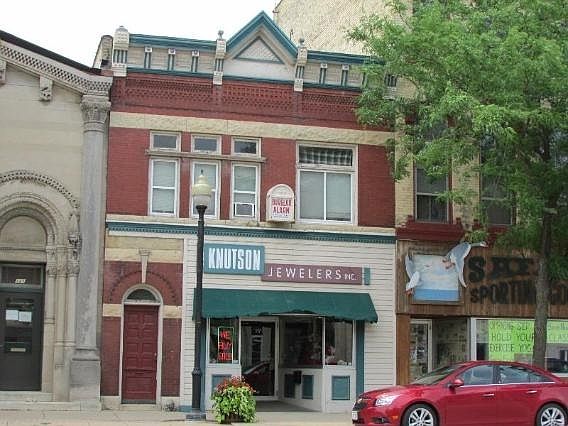 2nd image of 117 S Main St