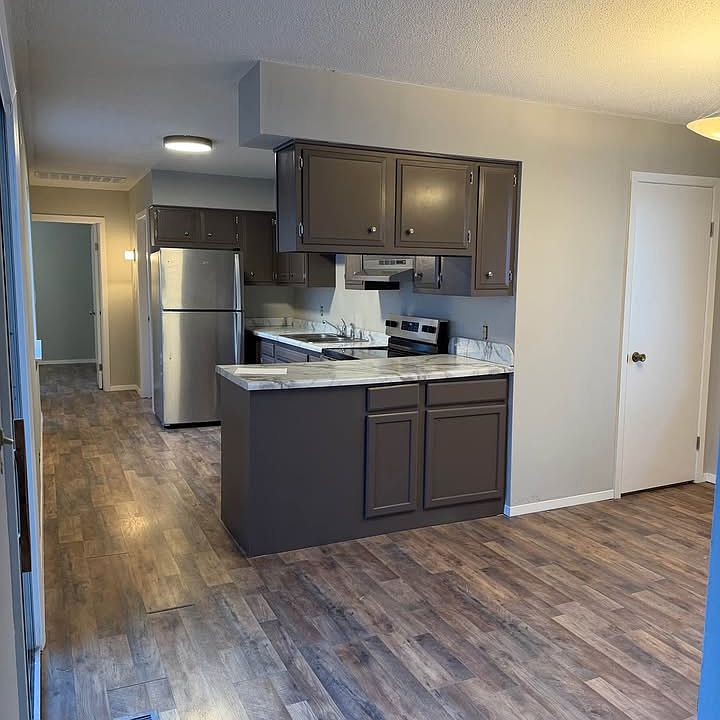 1st image of 913 W Shenandoah Dr #913