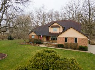 5552 Bradford Cir, Brighton, MI 48114