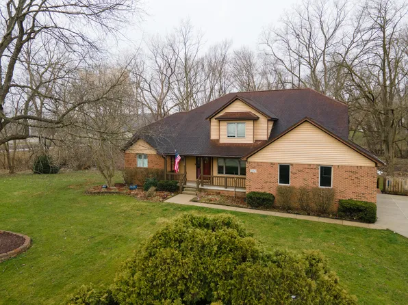 5552 Bradford Cir, Brighton, MI 48114