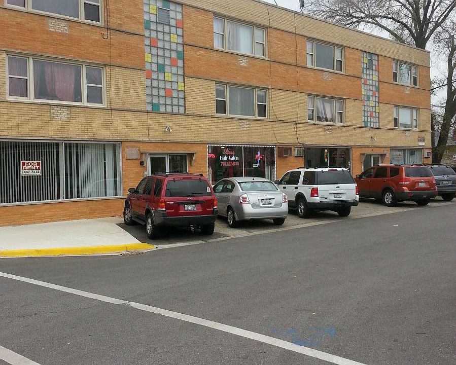 2nd image of 1520 Chicago Ave