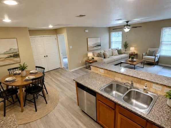 16800 Crestmont, Montgomery, TX 77316