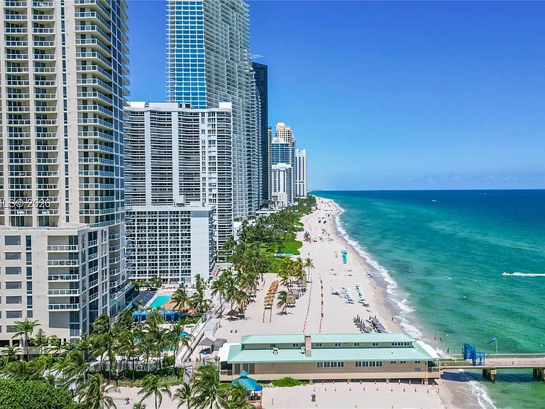 16699 Collins Ave #2709 — Photo 4