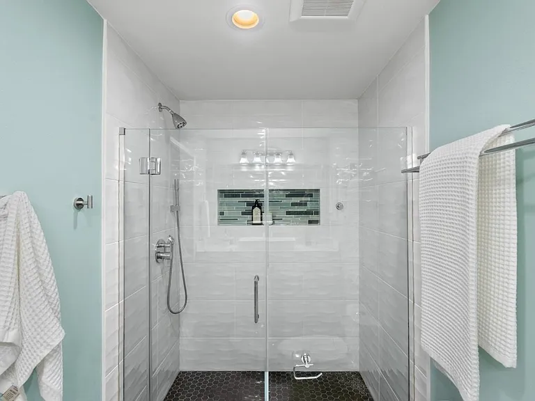 386 Union Ave — Photo 19