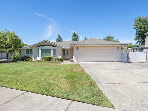 570 Maaike Dr, Medford, OR 97504
