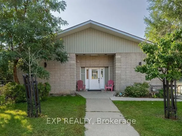 300 Main St Unit 8, Deseronto, ON K0K 1X0
