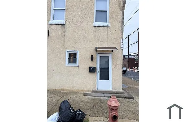 Building Photo - 4670 James St #1