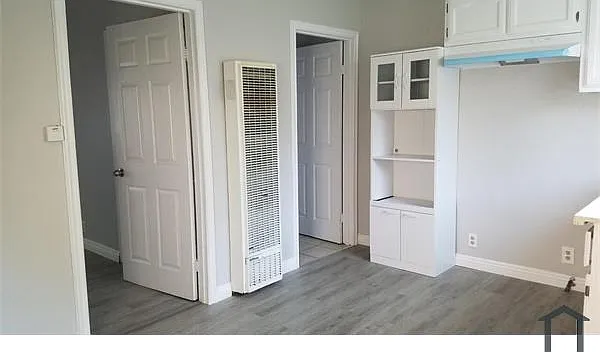 5922 S San Pedro St — Photo 2