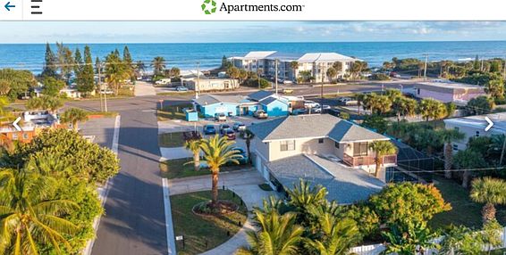 1/2 block from the beach. In quiet neighborhood. Walk to Sat. Bch. High School.