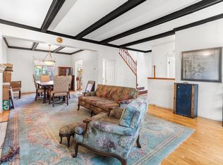 1149 Lily St, Vancouver, BC V5L 4H5