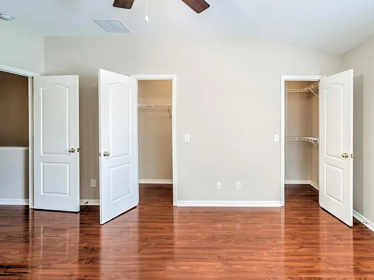 10704 Chesham Hill Ct — Photo 12