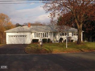 2 Glen Rd, Danbury, CT 06811