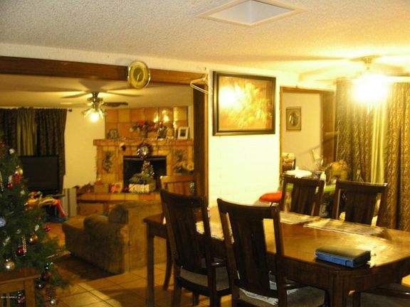 3rd image of 912 W Acadia Dr