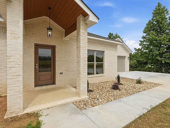 2nd image of 155 Arrowhead Rd