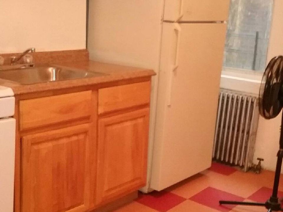 2nd image of 54 N Broadway Floor 2