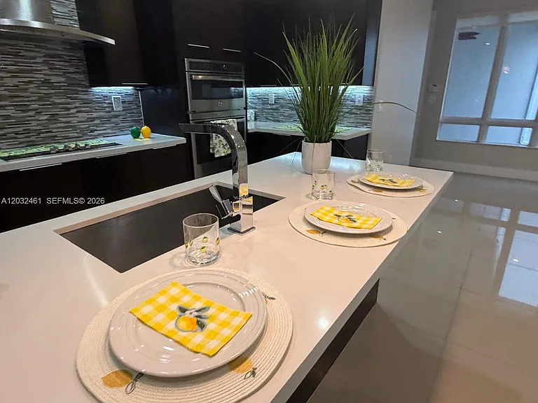 6440 NW 103rd Psge #6440 — Photo 4