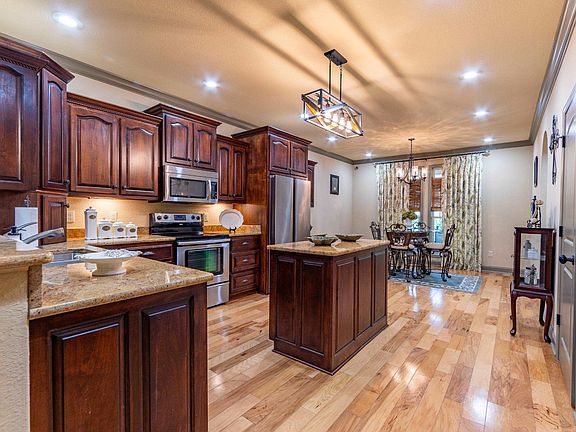 3rd image of 75 Carefree Ln