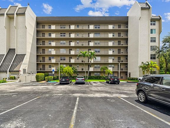 2nd image of 3150 W Rolling Hills Cir APT 509