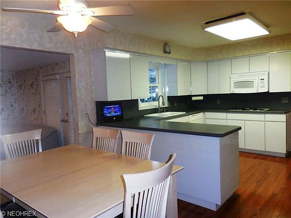 4th image of 2704 Everest Cir