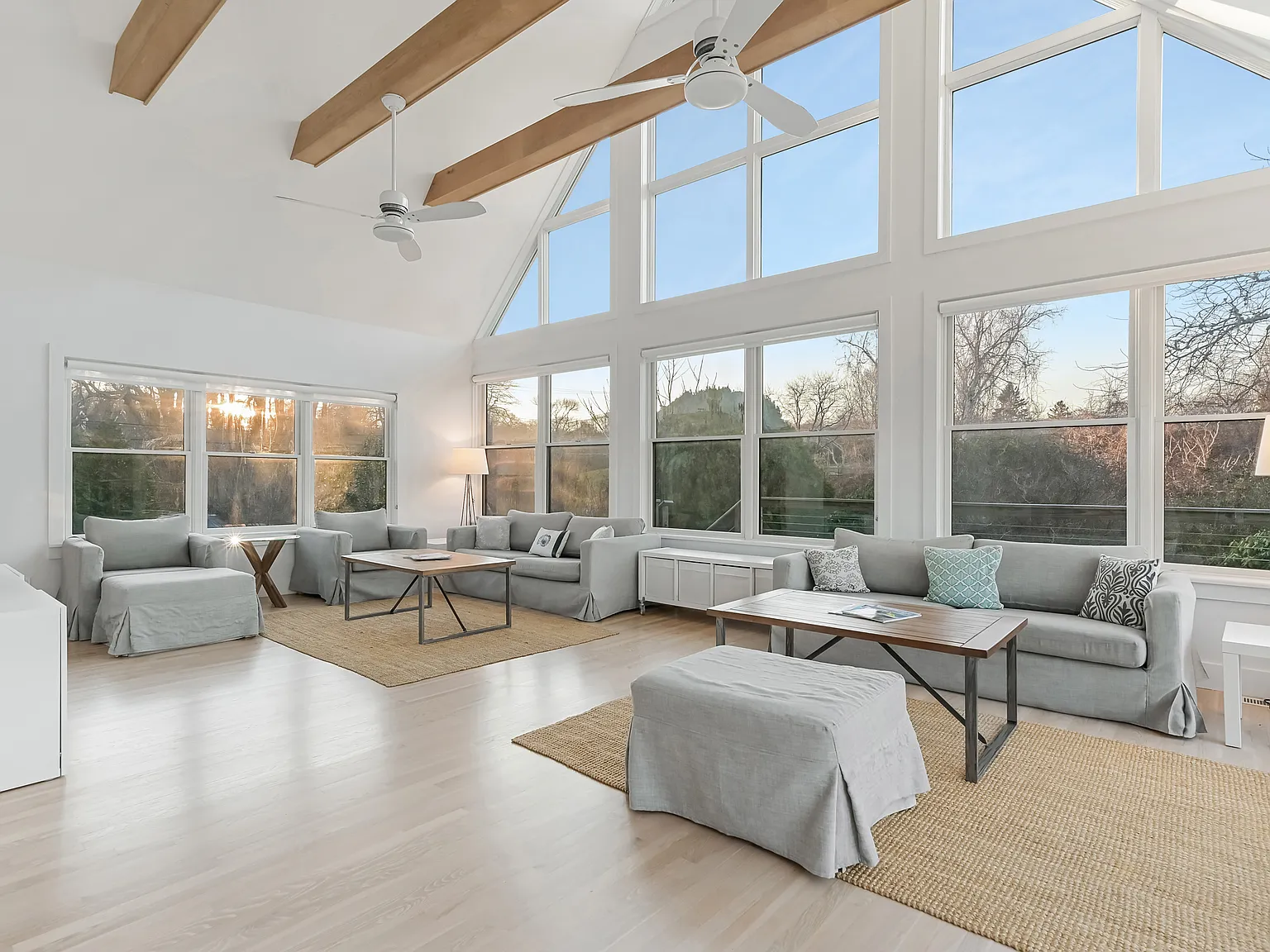 Montauk Hideaway - Close To Ocean & Golf — Photo 2