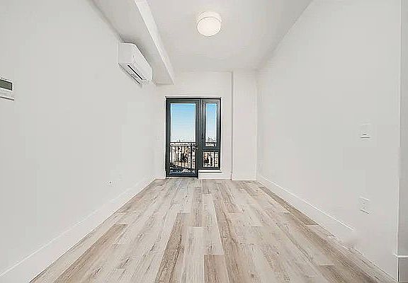 4th image of 1510 Gates Ave Penthouse 3