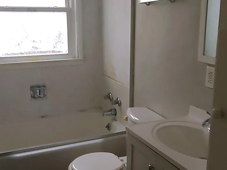 6222 S Calhoun St — Photo 5