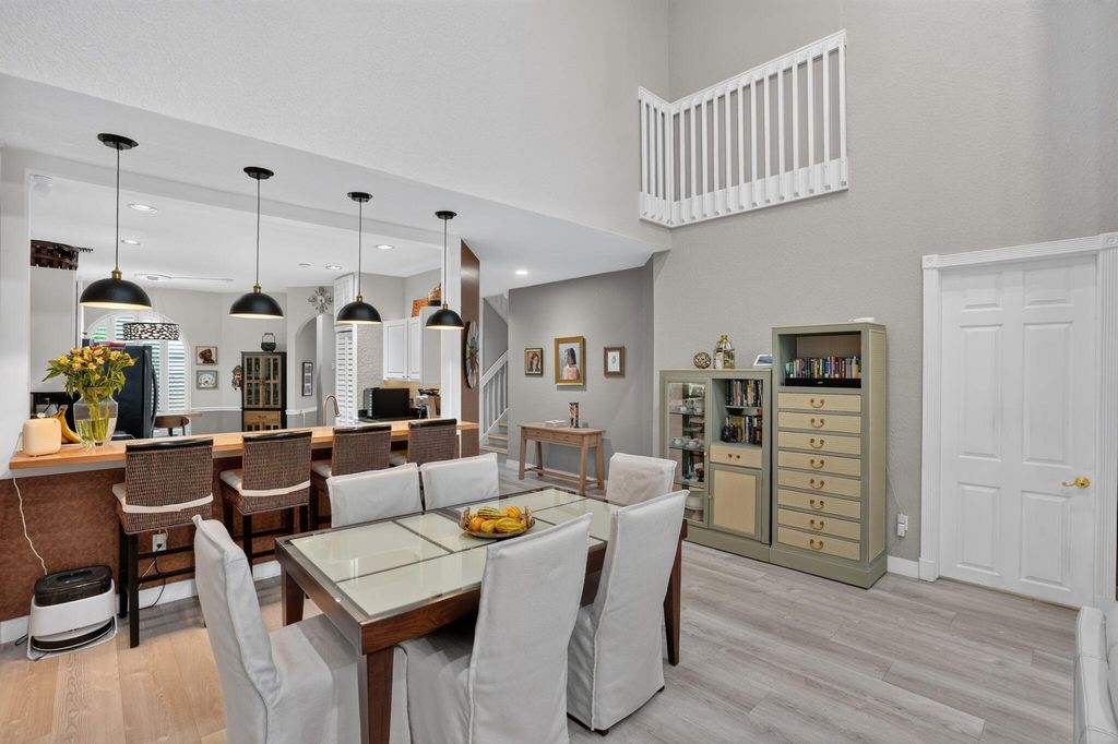 457 W PALM AIRE Drive, photo 4