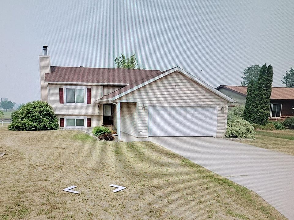 1st image of 3102 Village Green Dr
